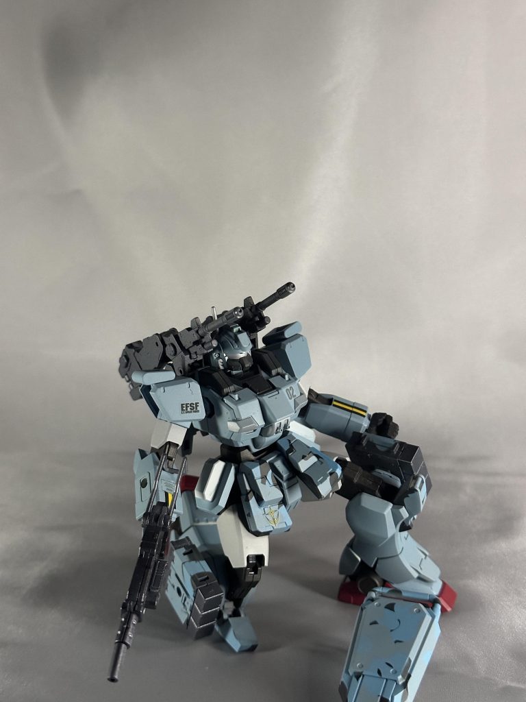 膝立ちアクションポーズ