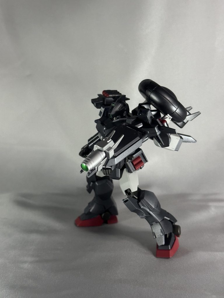 カメラ部分はエナメルクリアで筆塗りです