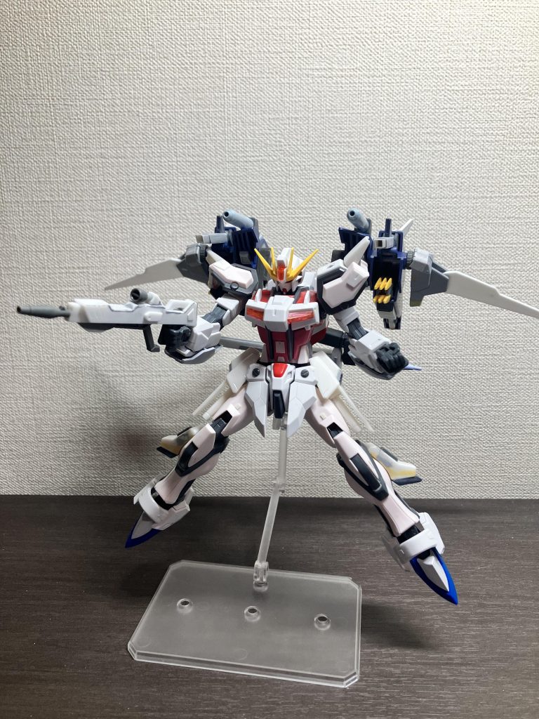 フルバースト的な構え。だいぶ自分好みのシルエットになって満足してます。ということで後はモールドを掘ったり表面を綺麗にしたりして塗装、次回投稿では完成版となる予定です。