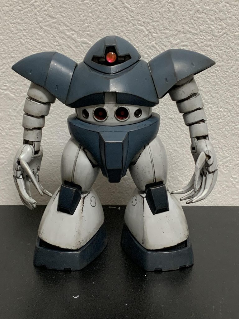 モノアイは簡単な改造を施してます。