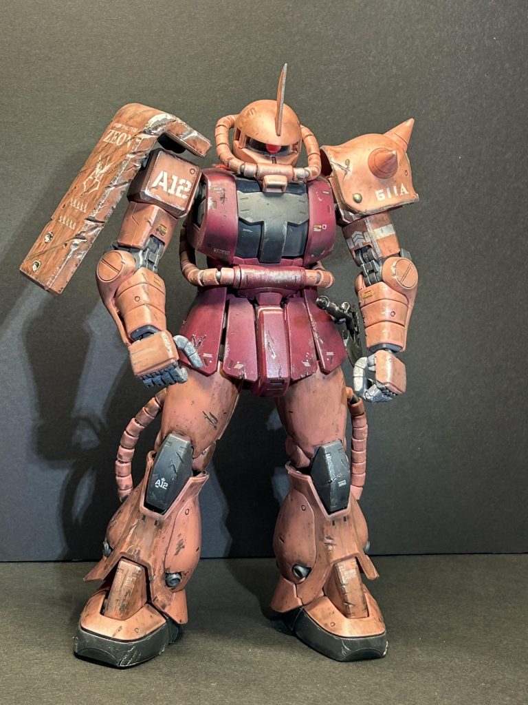 と言う事で、初めてのリューターでおっかなびっくり削りを入れたり、弾痕の後の加工をしてみたり、チッピングや汚しを楽しみすぎました🤣 