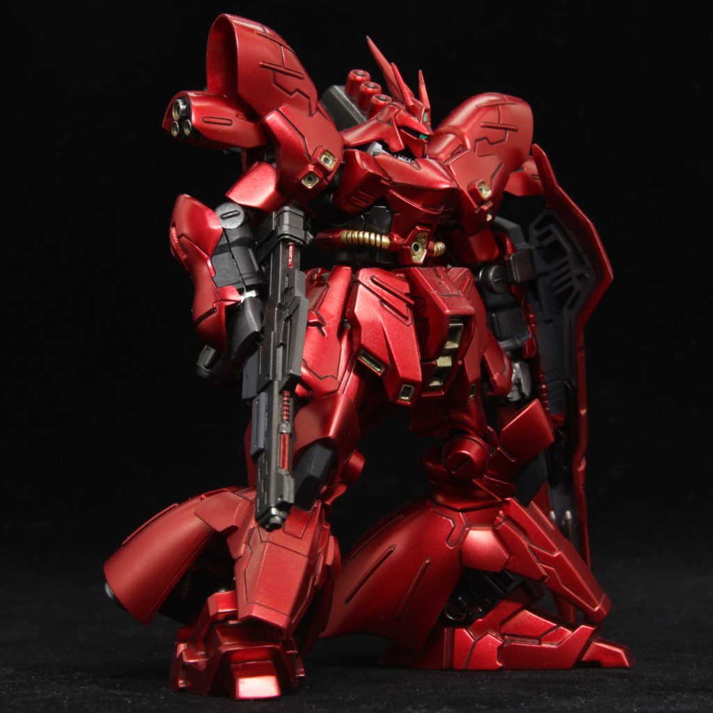 小型のガンプラですが，ガンダムマーカーのロイヤルメタレッドを2本使い切りました…。