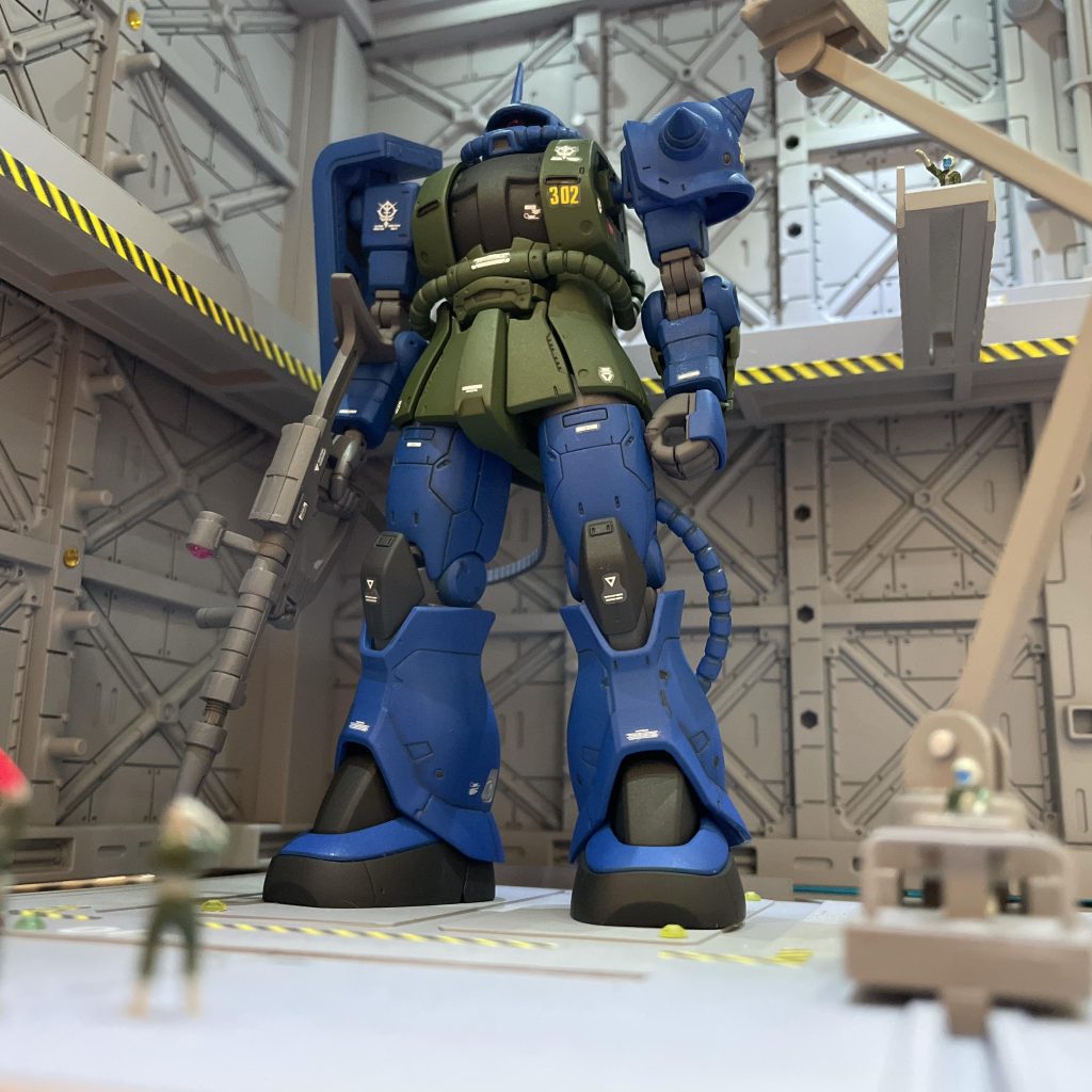 HGGTOのザクⅡはマッシブで煽りでのショットが決まります👍