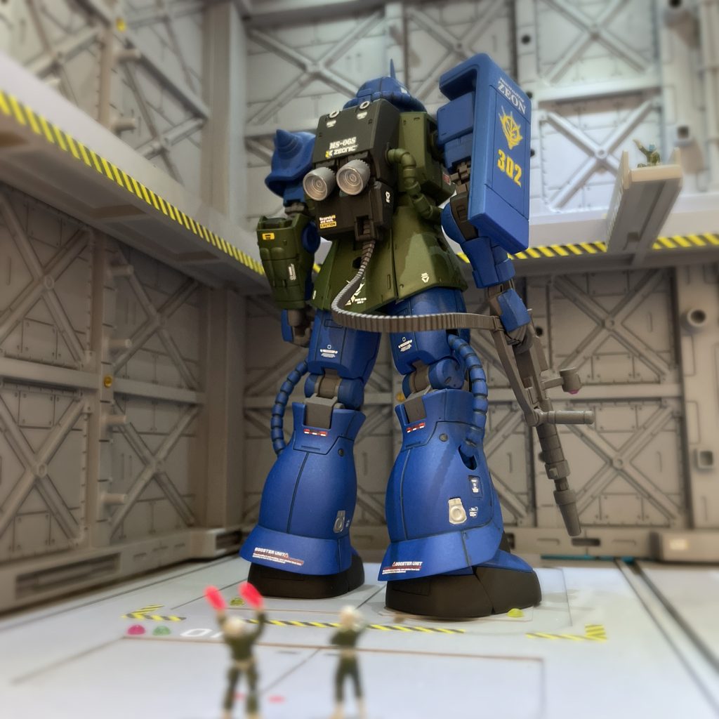 バックショット①一般的なマガジンのMSマシンガンではなくベルト給弾式の方をチョイスしました。ミリタリー感が出て良い感じです。