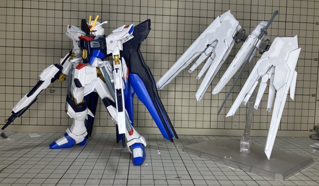 ストフリ弐式。プラウドディフェンダーといっしょ。