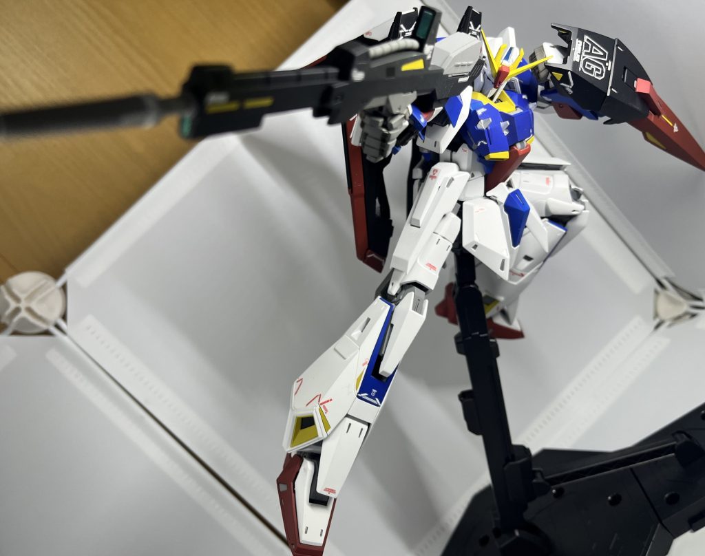 おなじみビームライフル構え