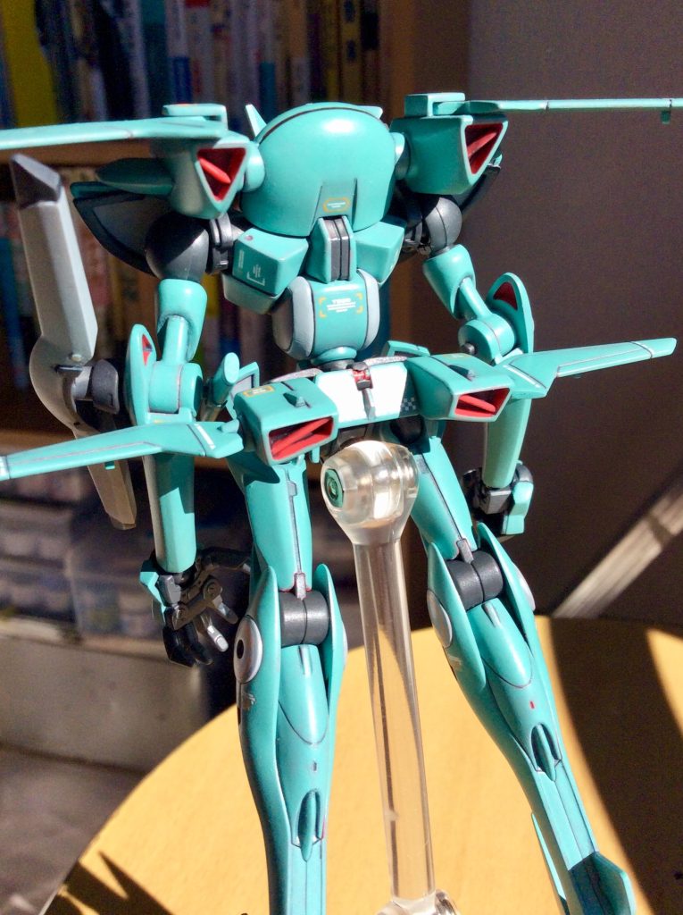 ノズルの中を成形色で塗り残して差し色にしてあるのがおしゃれポイントです。