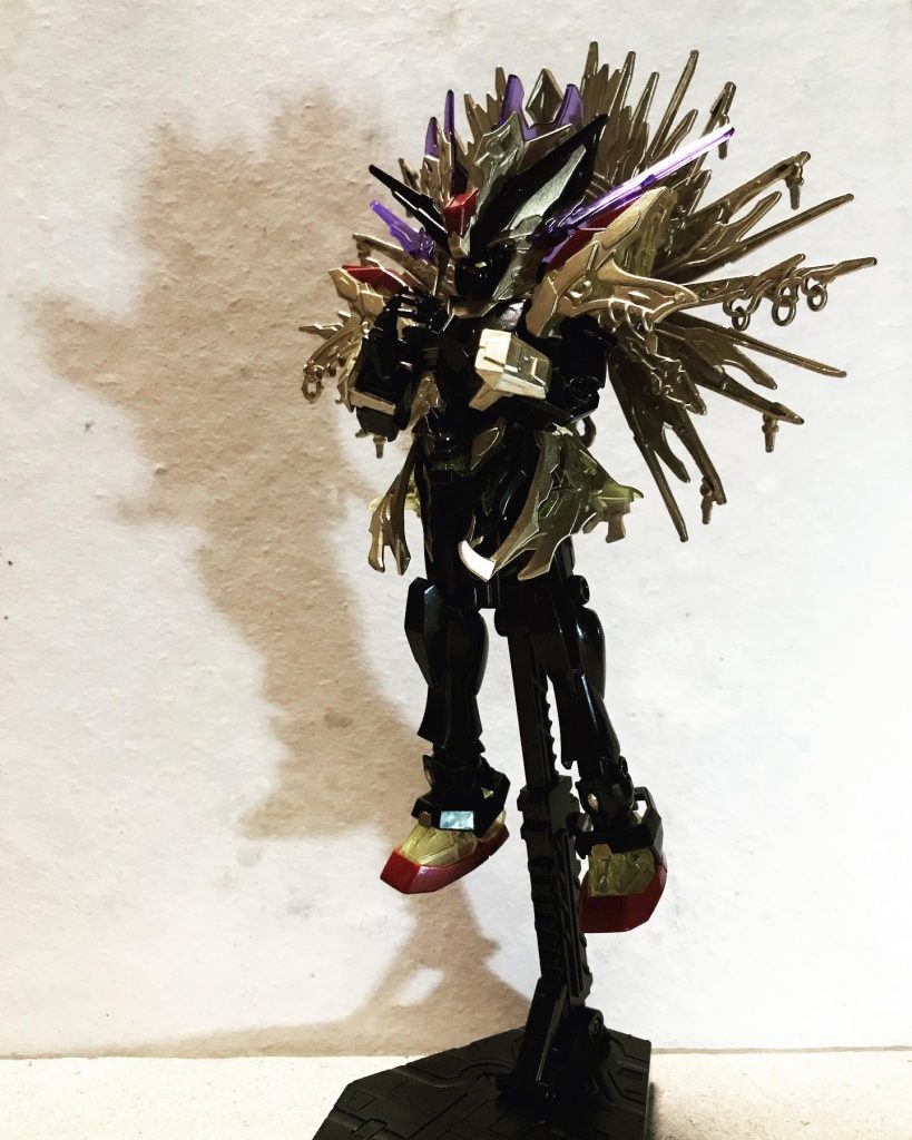 顔グロすぎて目が見えねえ、、、映画で夜中に暗闇に紛れて見えない黒人さんみたいね、、、💦洋画をよく見る人ならわかってくれるはず、映画ってなぞに映像の明度暗いよね、、、笑今回は筆塗りですがガンダムマーカーの方が良い感じになるかな!?こちらを制作したこの時期はガンダムマーカーは使用していませんでしたね~