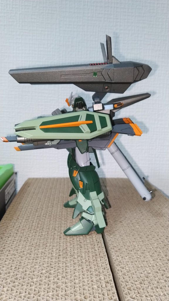 シールドバズーカに既視感があると思っていた答えが出ました。そう、ザムザザーの配色にソックリだったのσ(^_^;)