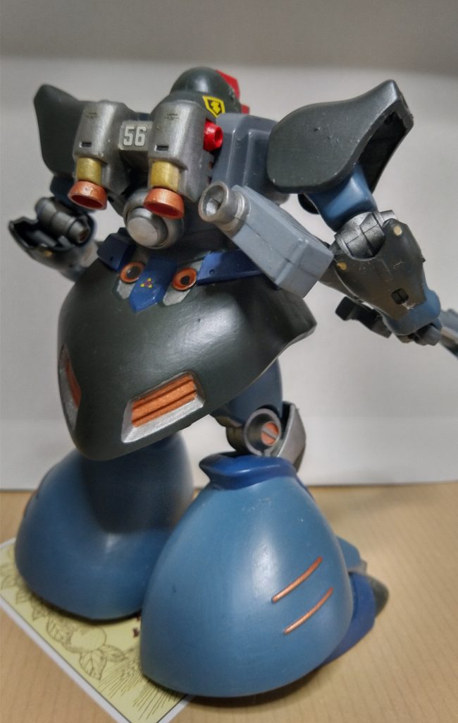 さて、塗装イメージですが、私的に｢サイクロプス隊にケンプファーが投入されず、リックドムⅡしか支給されなかったら？｣と仮定。ケンプファー的カラーをイメージしつつ、ドムらしい？カラーリングにしてみました。ま、ドムⅡではアレックスにとても対抗出来なかったでしょうが。メカニズム的に実績の無いケンプファーより、使いなれたドムⅡの方が意外と善戦したかなと妄想が膨らみます。(勿論個人的にケンプファーは大好きですが)