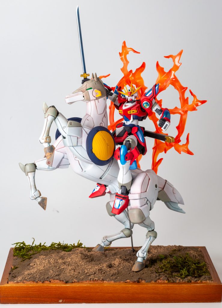 神バーニングガンダムは腿・腰・首をそれぞれ延長、ヒロイックなプロポーションとしつつ騎乗の際のポーズが決まるようにしました