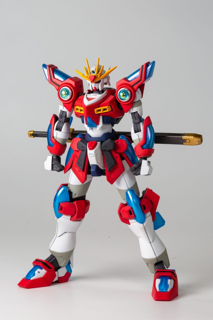 各部のクリアーパーツはダイアモンドシルバーで発光してる雰囲気に