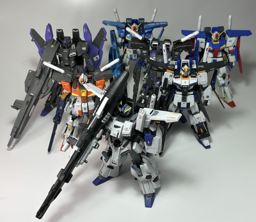 我が家のZZガンダム軍団。近日中にもう1機増えます。1/144 FAZZ 風https://gumpla.jp/old/1875073ZZガンダム カラバ所属機https://gumpla.jp/hg/1823433シータプラス 風https://gumpla.jp/hg/1541964量産型ZZガンダム 風（黒の旧作）https://gumpla.jp/hg/889759 