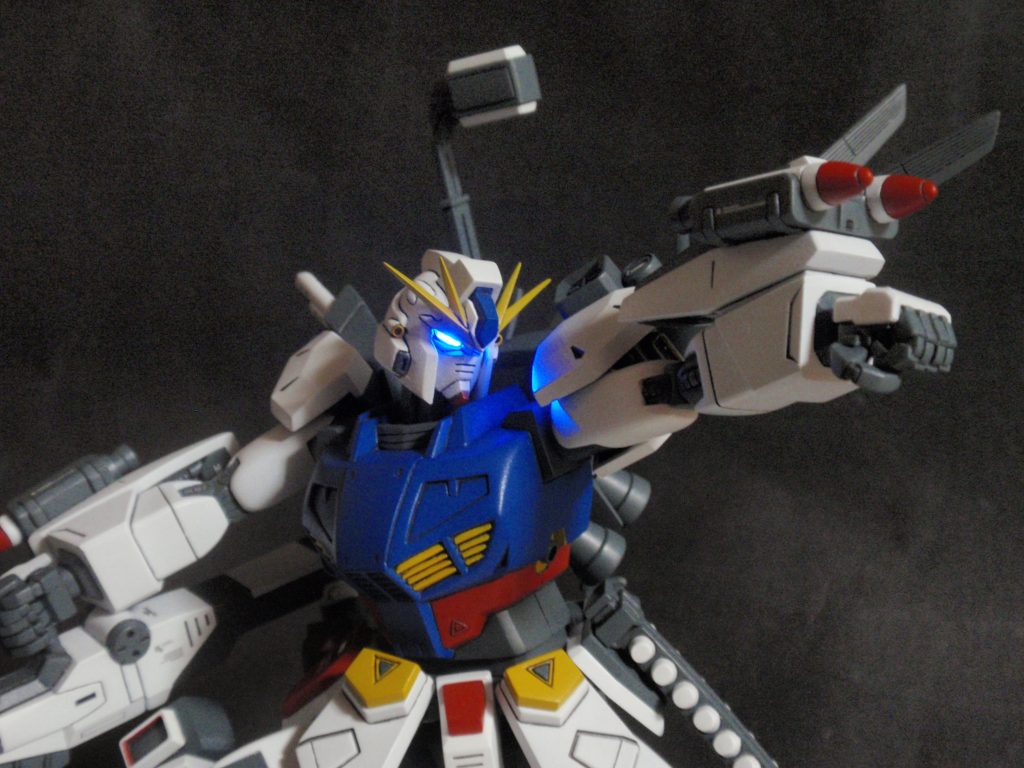 過去作が続いてしまいましたが、個人的な作品がようやく仕上げられたので、2024年中には、5人目のMS少女を登板させられると思います。まぁ、ここで生き延びられるかどうかは、また別の話ですけど・・・（苦笑）