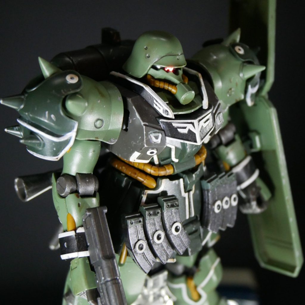 アニメでもほとんど出番がなかったギラ・ズール（親衛隊仕様）泣