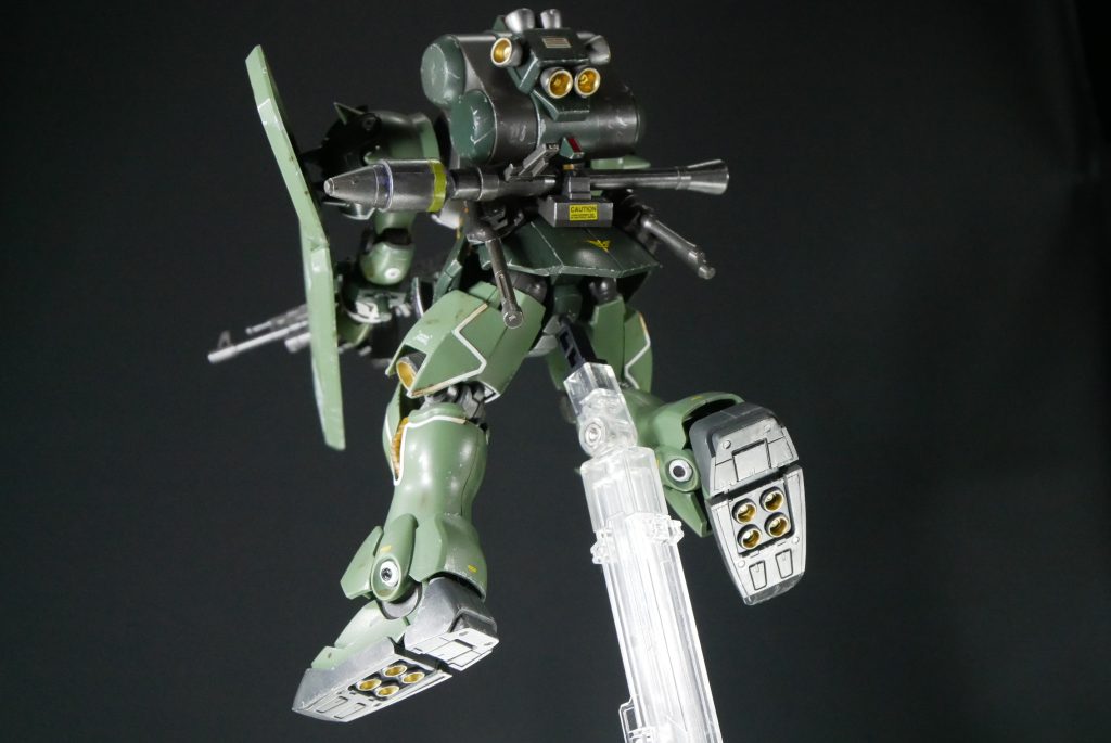 モリモリの武器がいいですね。足裏も汚し入れましたが、光で反射して全く見えないですね(苦笑)。やっぱり撮影は難しい(-_-;)。