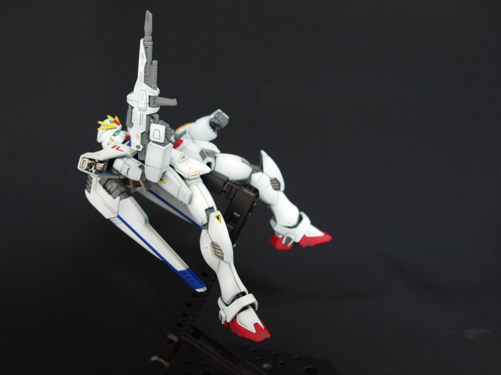 直情の敵機二機をバック転しながら撃破。