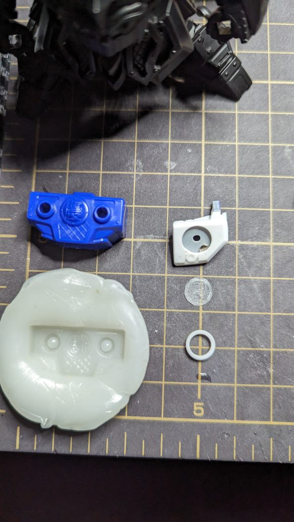 左肩はNT-1のアーマーをベースに、隠密忍者農丸のガン玉を複製しました。