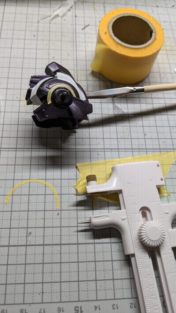 最後!今回の鬼門。頭のR部分のマスキングです。百均のカッターコンパスでマスキングをカット!外側の白いマスキングは曲線マスキングを使用してます。以上!最後までご覧いただきありがとうございましたー!