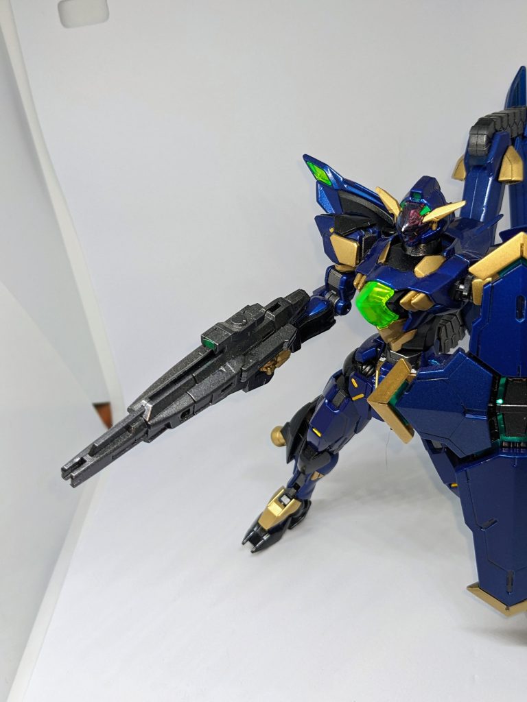 スカージライフル主に中距離戦のメイン武装。ビットを掻い潜って来た敵を撃ち抜くエアリアル改修型の物そのままです