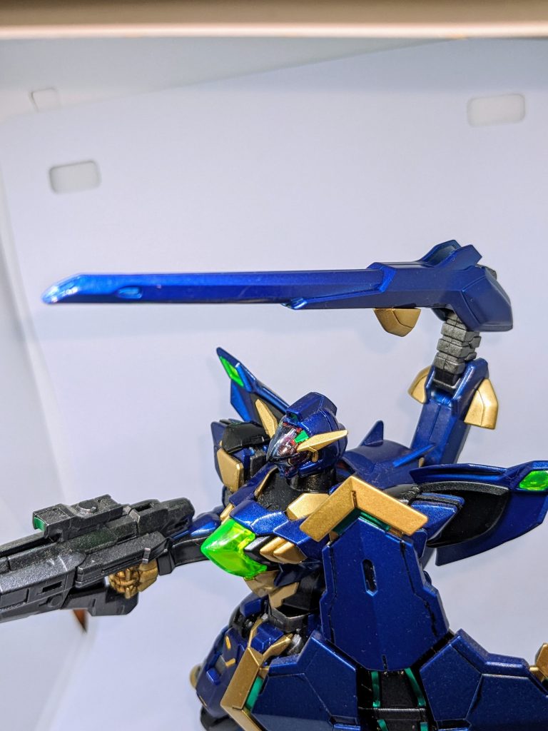 スカージキャノン長射程のビームキャノン。ビットを主力としながらも豊富な射撃武装で相手を制圧するのがこのガンプラの主な戦い方であるガフランの尻尾を接続軸だけなんとかして流用しました