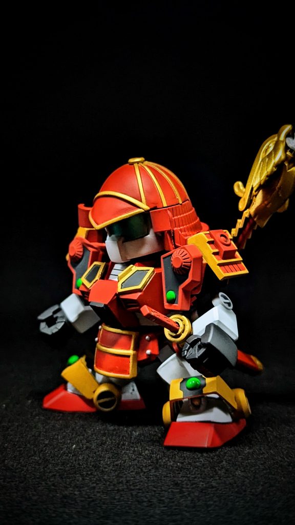 CSフレームを使い鎧換装出来るようにしました。兜はトサカを脱着式にして(結果的になった)元キットのダボを利用してます。鎧は武者頑駄無を切り貼りしただけです。刀も鍔を自作した以外はそのまま使ってます。