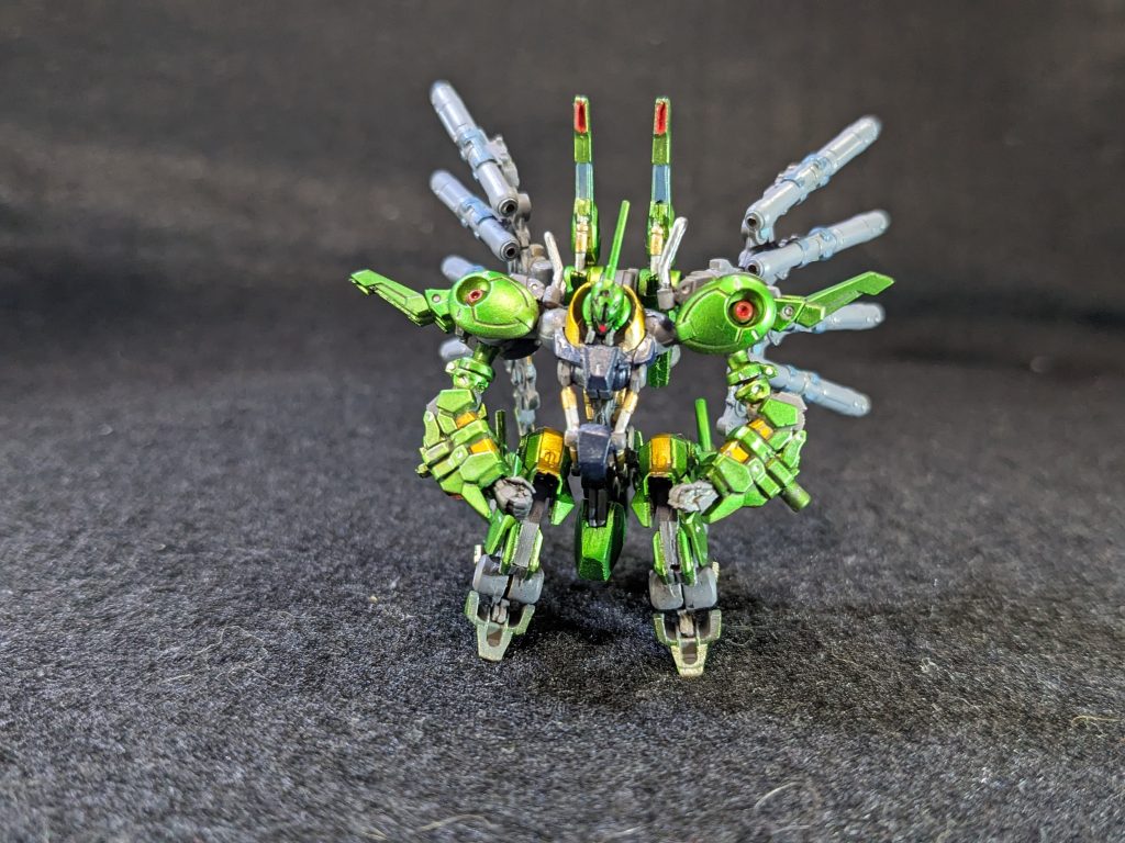 腰アーマーが無ければ正座が出来ます。