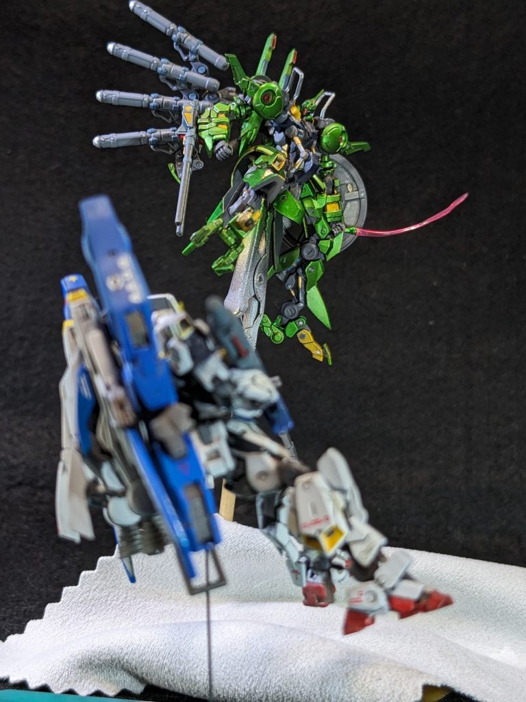 ガンダムMK2にキック!