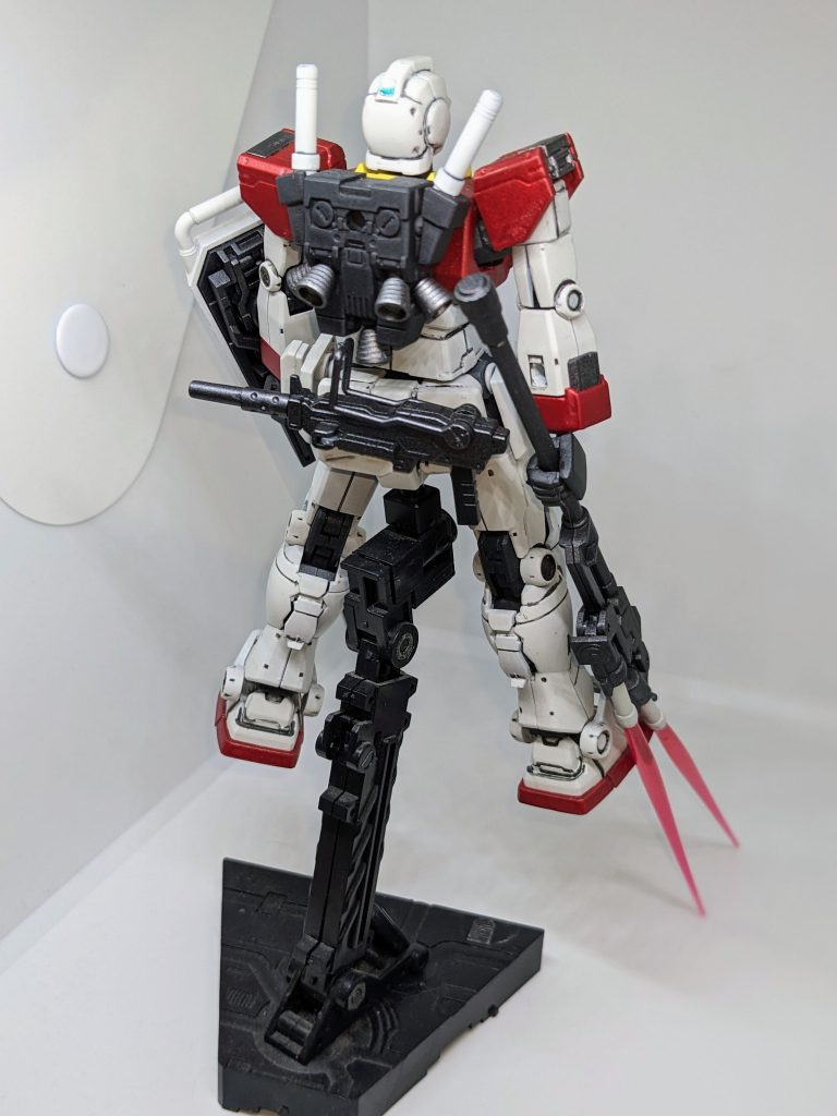 背面図陸ガンのマシンガンをリアアーマーにマウントできるようにしています