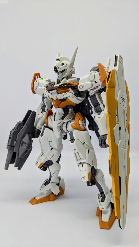 サフしてないので本体とシールドのオレンジの色が会いませんでした😭