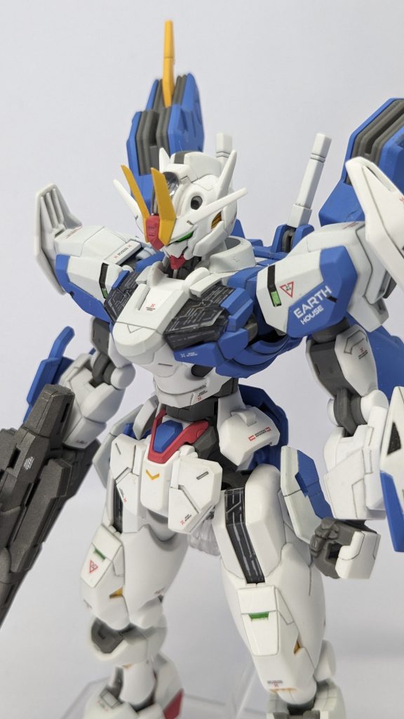 ヒゲは、適当に接着剤とランナ－の削りカスで埋めました。若干、前のツノは短くしました。シェルユニットはイタミテックさん ＠itamitech  のデータを利用させてもらいました。  