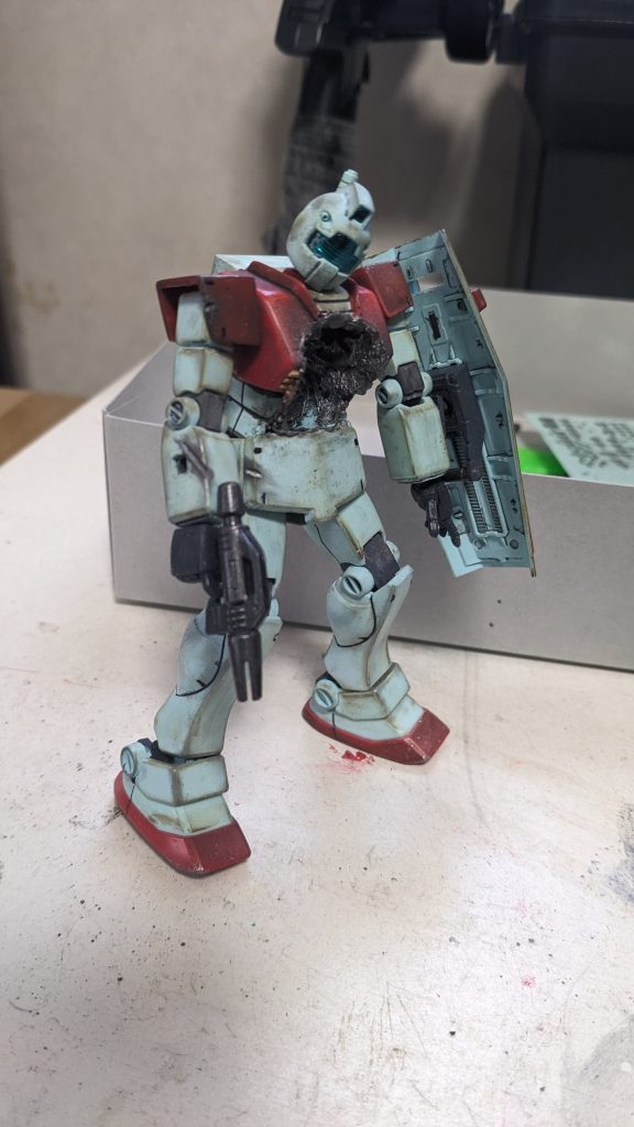 汚して傷つけて穴開けて…無惨な姿に…