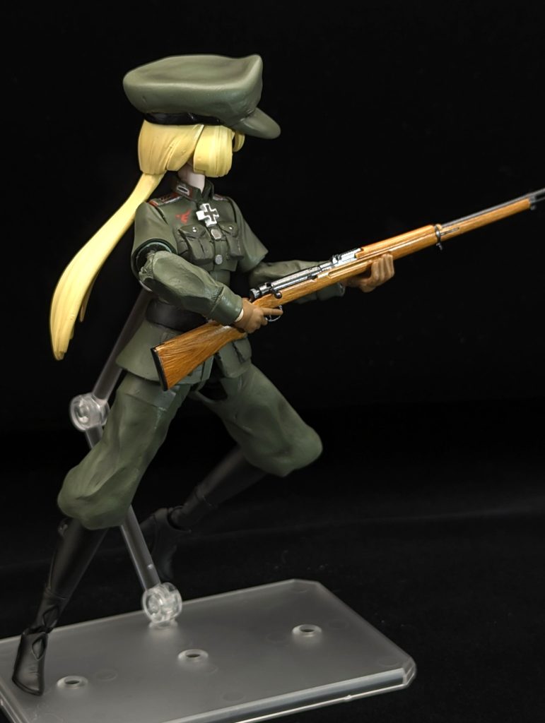 狙撃ポーズが取れるほどの可動域が欲しかった