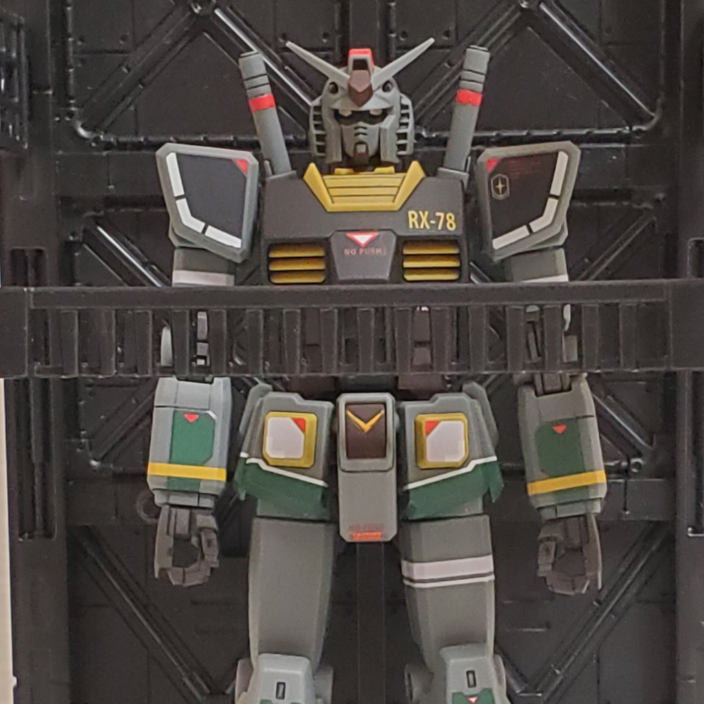 100均ベースを使用してやっぱりリアルタイプはCMの整備シーンが印象的ですね。何はともあれ無事完成です。まだ組み立て途中のプラモ(ガンプラ以外も含む)が数体ありますがいつ完成するやら…。業務が改善しないとこちらに投稿する頻度も減りますし…😢とりあえずRGガンダム2.0が楽しみです😁