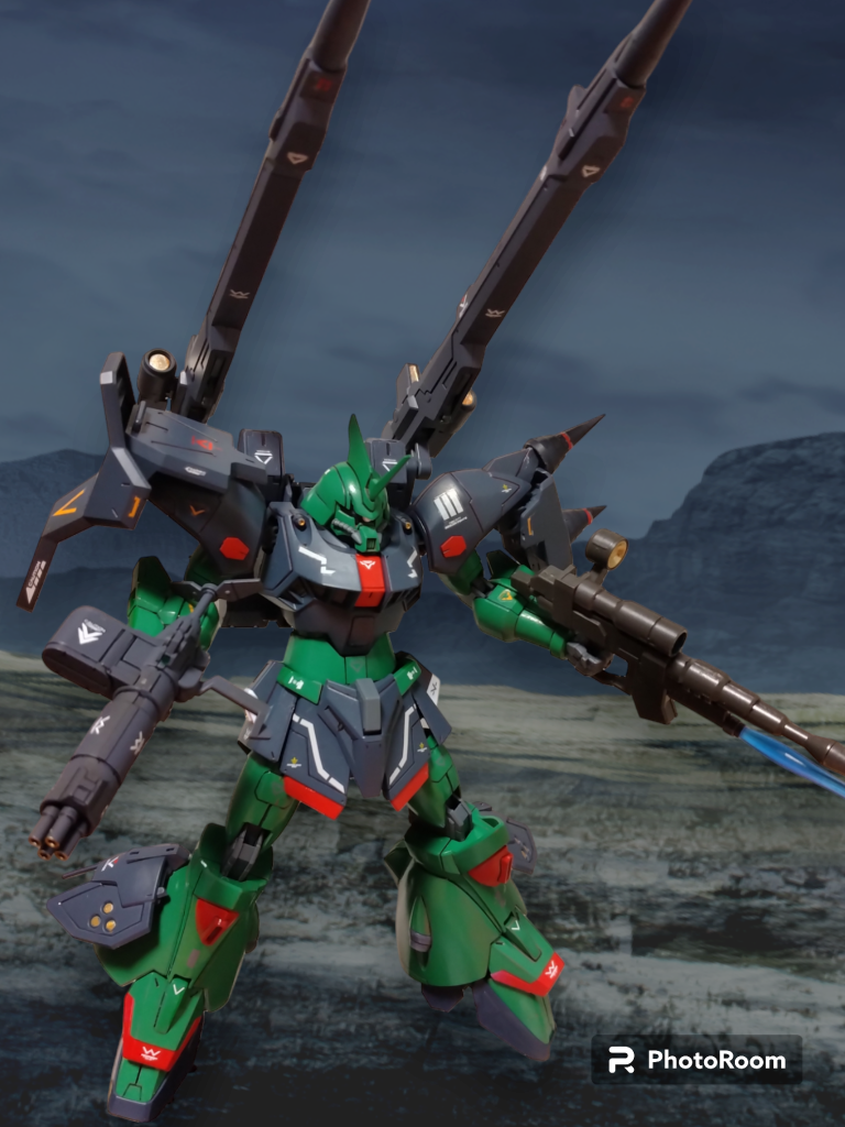 バックパックは悩みましたがリゼルのビームキャノンを背負わせましたビームライフルも謎の銃剣付きザクⅢ風と、ザクⅢ改っぽいものをチョイス