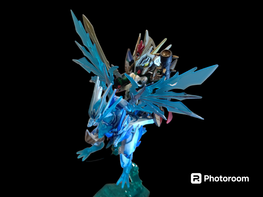 シャイングラスパードラゴン。結構でかい。