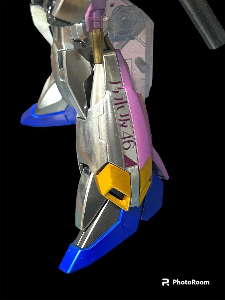 自作デカールなので厚みがあるのと…ガンマカメッキシルバーを使用しているので…クリアーコートが出来ません。デカールの段差が気になるところですが…自分の技術ではここまでが限界です…。