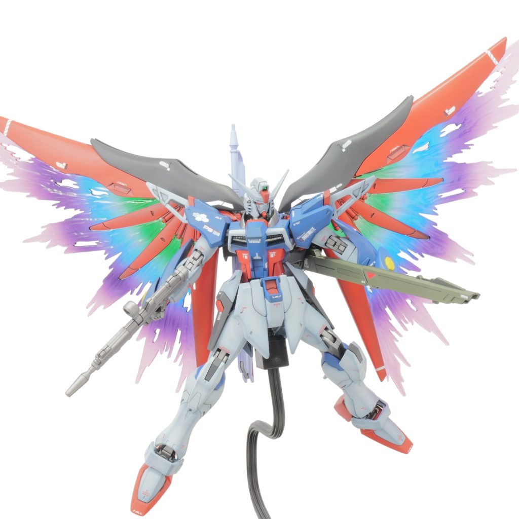 長射程ビーム砲は劇中だとパースが効いてかっこいいのですが、模型だとカッコよく構えるのが難しいですね。