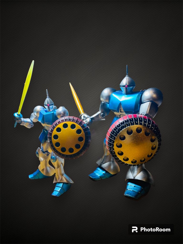 HGとの記念写真。HGの方がシュッとしてイケメンですが旧キットも味があります。