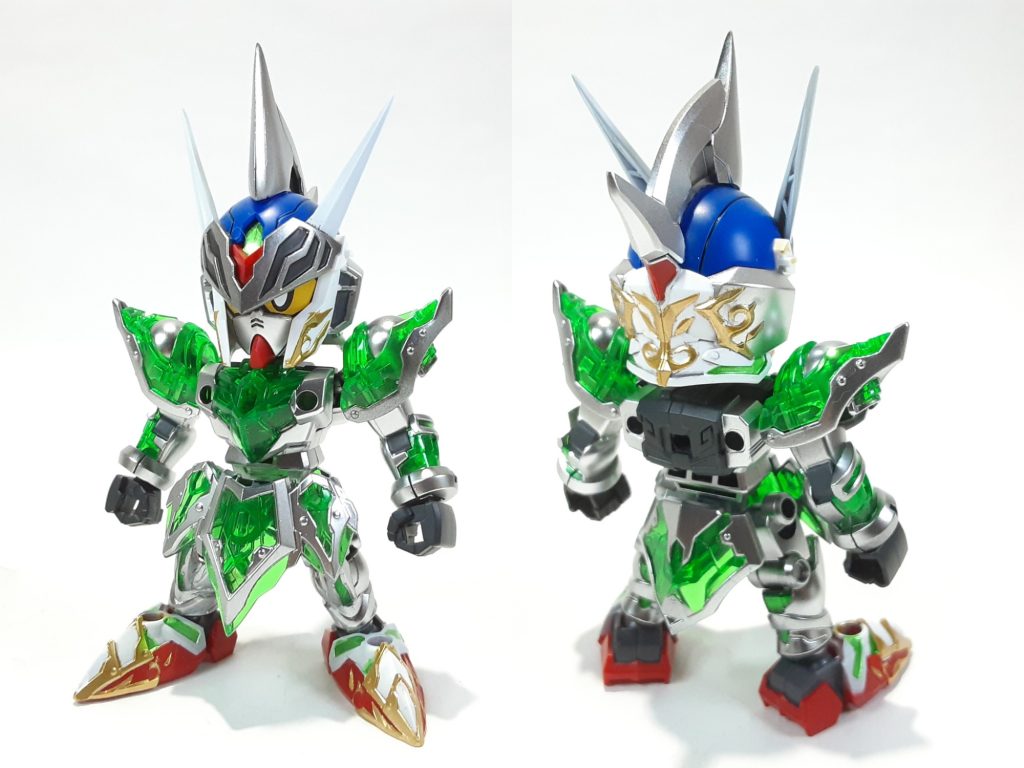 アーマーを外した素体状態クリアパーツとメタリックのコントラストが綺麗です