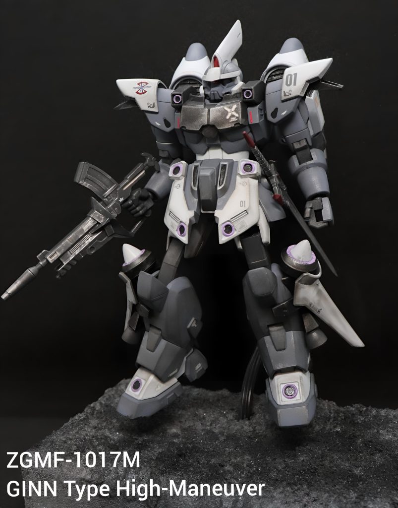 指揮官機をイメージした機体カラーにしようと塗装したのですがブルーフォグホワイトの割合が思っていたより多くなってしまい、どちらかというと一般機カラーっぽくなりました。しかしこれはこれでカッコよくできたのではないかと!