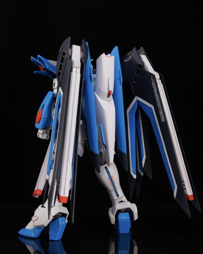 デカールはkaine.base.shopさんのデカールをメインに英文字と数字はスジボリ堂さんのロボデカールを使用その他一部はストックを使用しコンパスエンブレムは自作しました