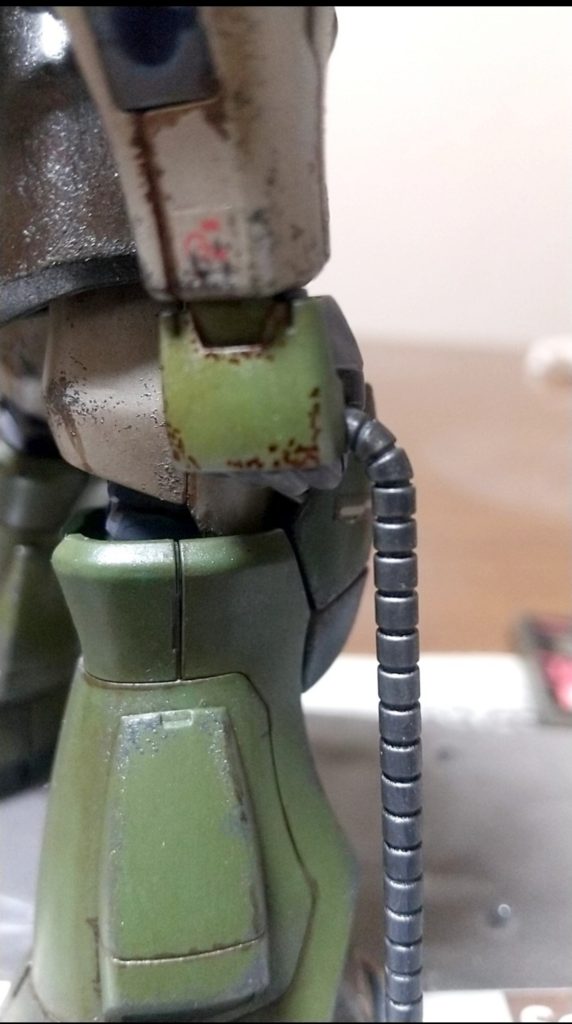 ガンダムマーカー墨入れペン極細で錆塗装手の甲が気に入ってます