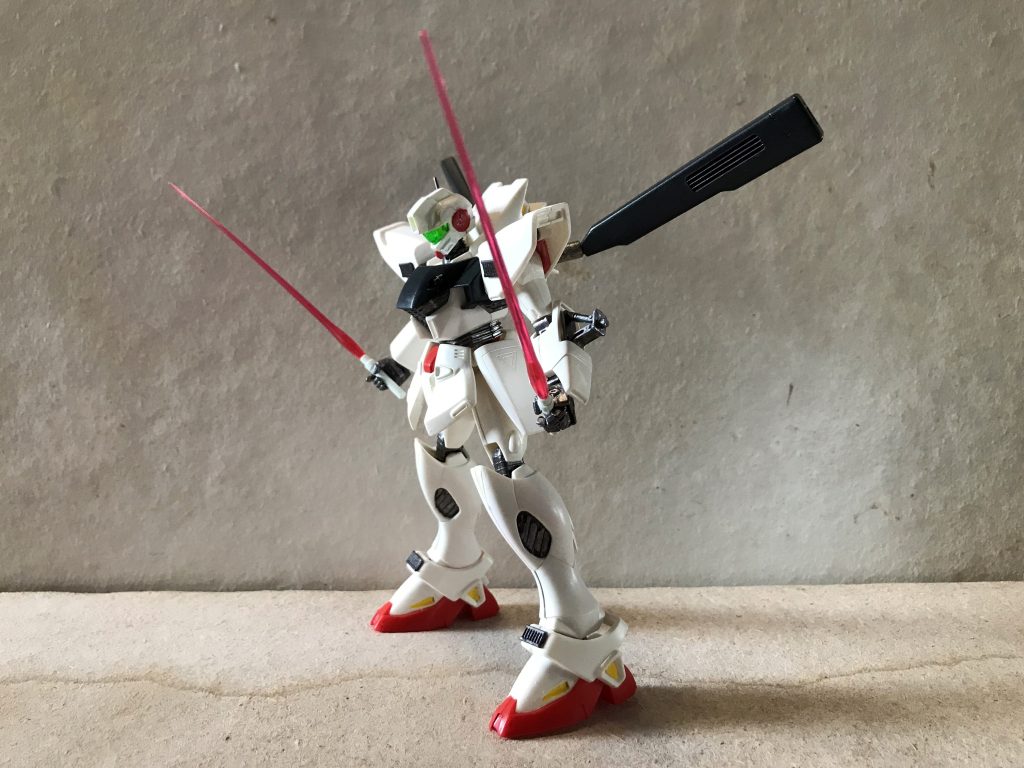 身体はこれまた少年時代に超雑に作って、部分塗装してあった旧キットのF91を使用していますジムに身体を取られ、今現在は生首だけになってしまいましたが、何かのミキシング、改造の時にまた役に立ってくれるでしょう、、、💦逆にジムくんは胴体のみでたたずんでおります💦