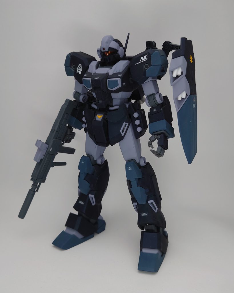 デカールは控え目です。