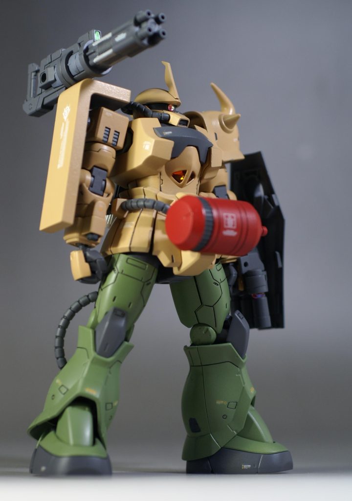 改修は以下の通りです。・シャープ化。・掘り直し。・センサー類はラピーテープ、VCドーム3を使用。・塗分け。・バーニアを変更。・武装の追加。・グフカスタムとザクのミキシング。・カラーリング変更。