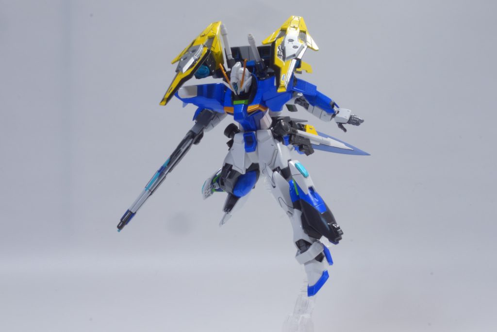 ーーーーーーーーーーーーーーーーーーーーーーーーーーーーーーフレキシブルブーストポッドは高い可動域を有しており、ガンダム試作1号機フルバーニアンのようなマニューバも一部再現可能。画像のように、ブーストポッドを前方に向けての急制動も可能である。ーーーーーーーーーーーーーーーーーーーーーーーーーーーーーー