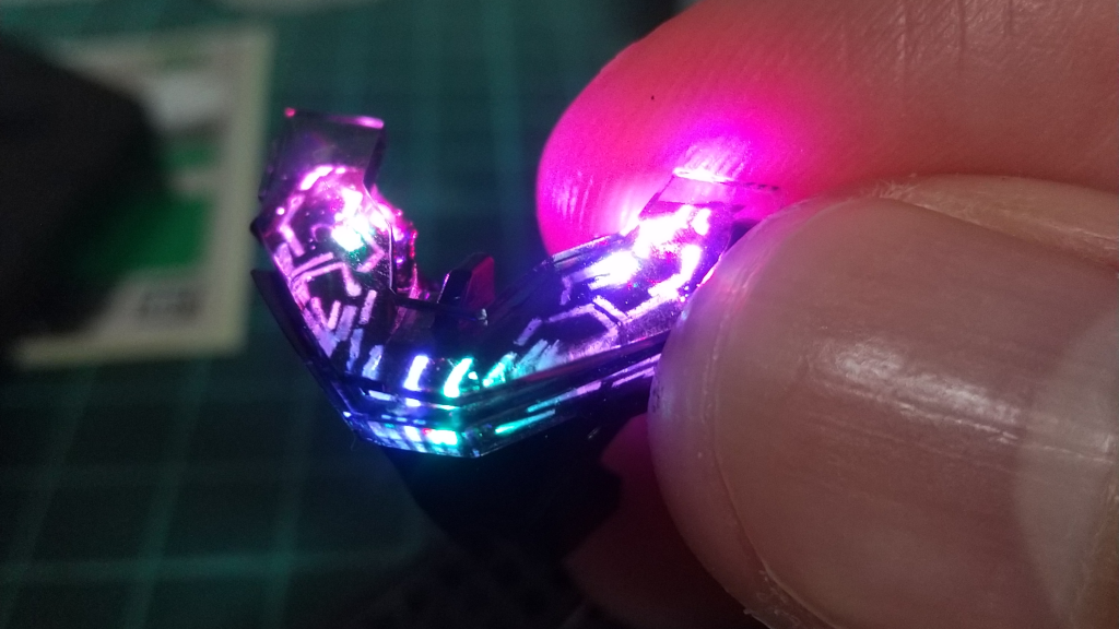 例のごとく気合でパターン塗装です。シールの模様は大体再現できている…はず。