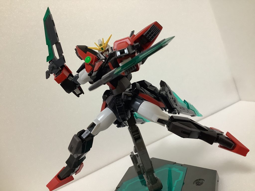 シグルダガーガンフロントスカートにマウントされている実体刃付きのビームハンドガン。 銃として使う場合は刃部から刃状のビームを発射する。