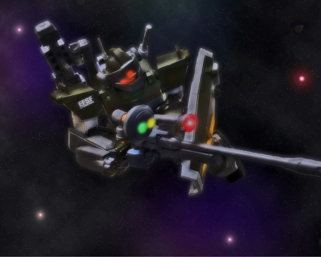 「やっぱセオリー通りじゃ無理か…」狙撃の基本「相手より先に撃つ」がそう簡単にはいかない。この宙域ではデブリや岩塊等の遮蔽物はなく狙撃には有利だったが、初手でミスをした為に戦い方を変えねばならない。「レンジ切り替え。高機動戦開始!」このジムスナイパーカスタムは名前にスナイパー(狙撃手)とは入っているが、実際はジムシリーズの上位カスタム機であり白兵戦も熟す。